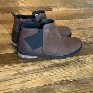 Sorel brown heeled boots